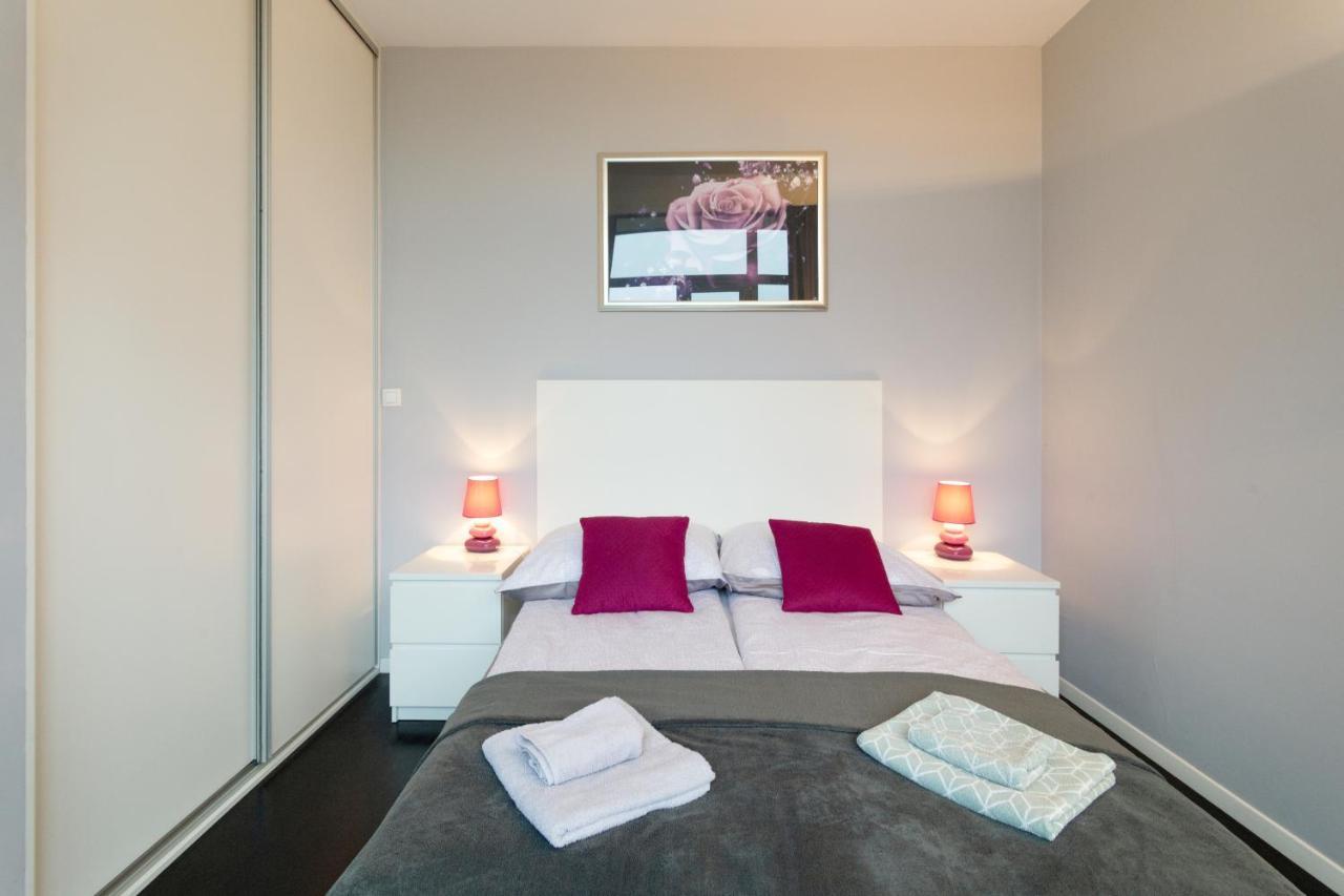Secret Charm Fully Equipped Apt With Balcony Krakow Bagian luar foto